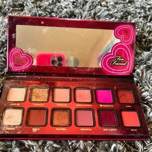 Too faced Mariale eyeshadow palette